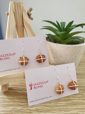 Cute handmade Hot Cross Bun earrings with or without raisins, food-themed jewelry from NZ