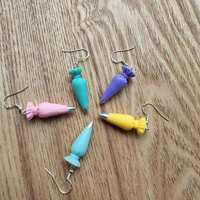 Final clearance – Piping bag resin dangle earrings, lightweight and affordable, mismatched